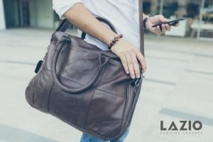 Bí Quyết Chọn Túi Da Nam Đeo Chéo Cho Chàng